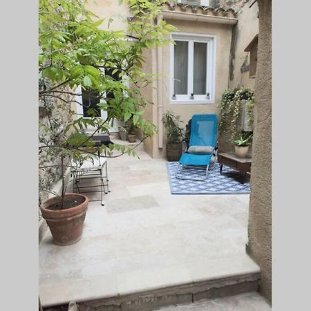 Maison De Village Avec Cour Aux Portes D'Avignon Entraigues-sur-la-Sorgue Exterior foto